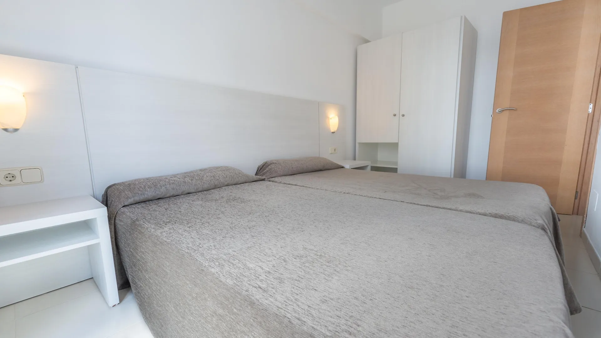 Apartment Apartamentos Embat Can Pastilla  Spain